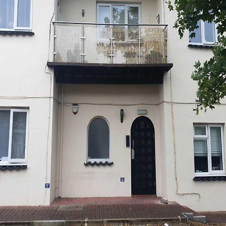 Newly Renovated Ideally Situated 2 Bedroom Flat Bournemouth Kültér fotó