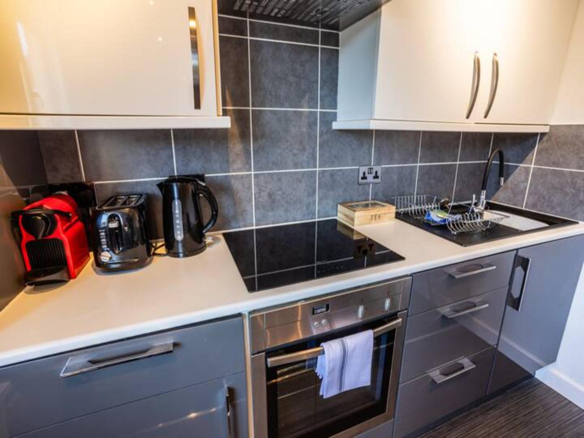 Newly Renovated Ideally Situated 2 Bedroom Flat Bournemouth Kültér fotó